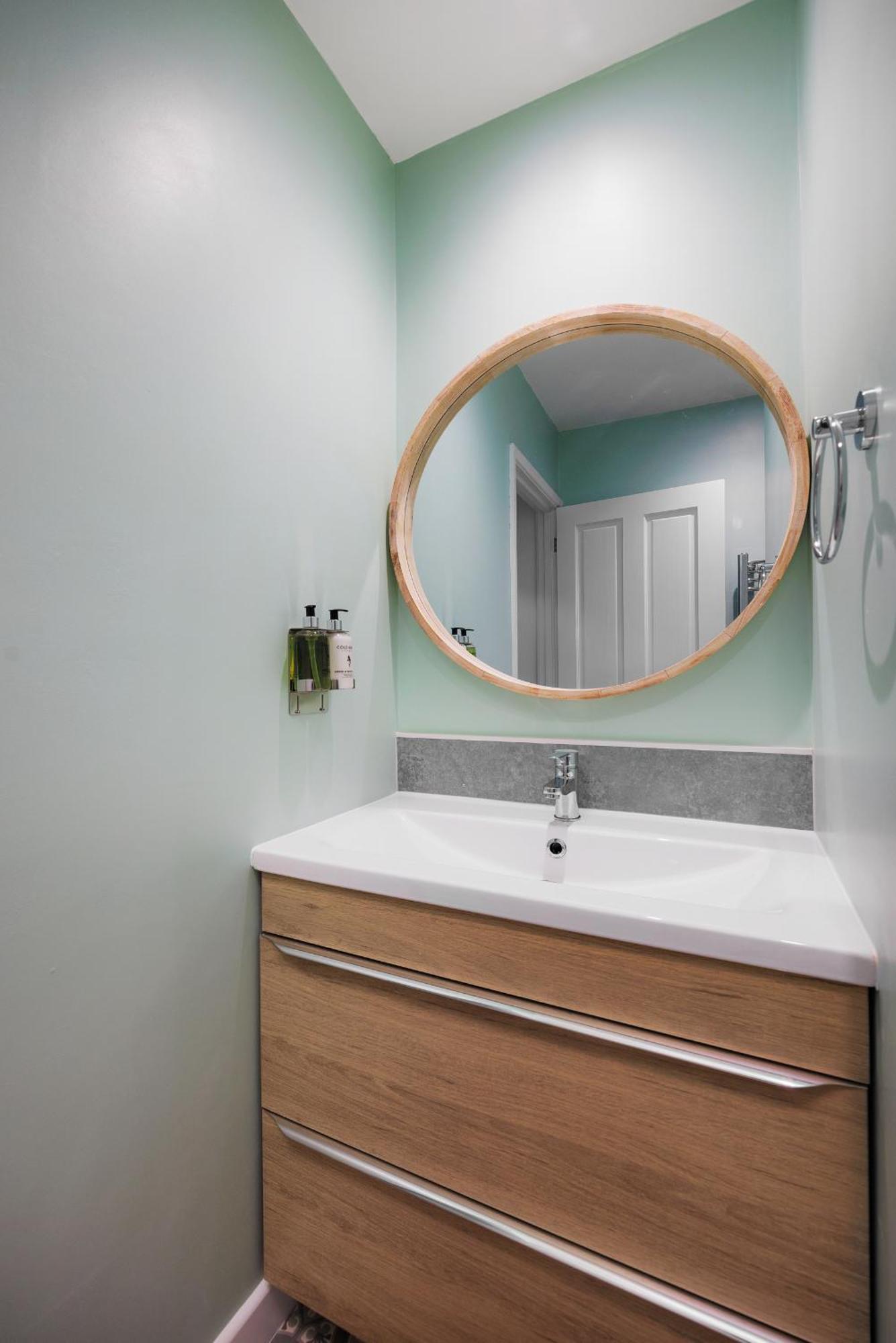 Boujis Central Plymouth Apartment - Sleeps 4 - Habita Property Экстерьер фото
