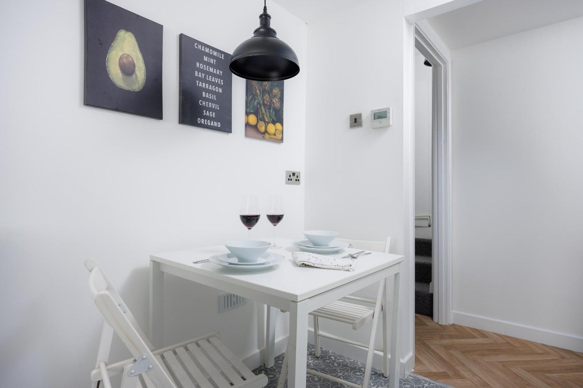 Boujis Central Plymouth Apartment - Sleeps 4 - Habita Property Экстерьер фото