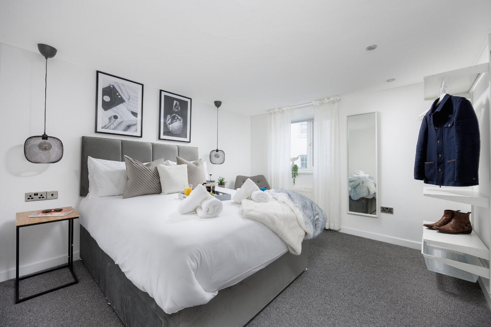 Boujis Central Plymouth Apartment - Sleeps 4 - Habita Property Экстерьер фото