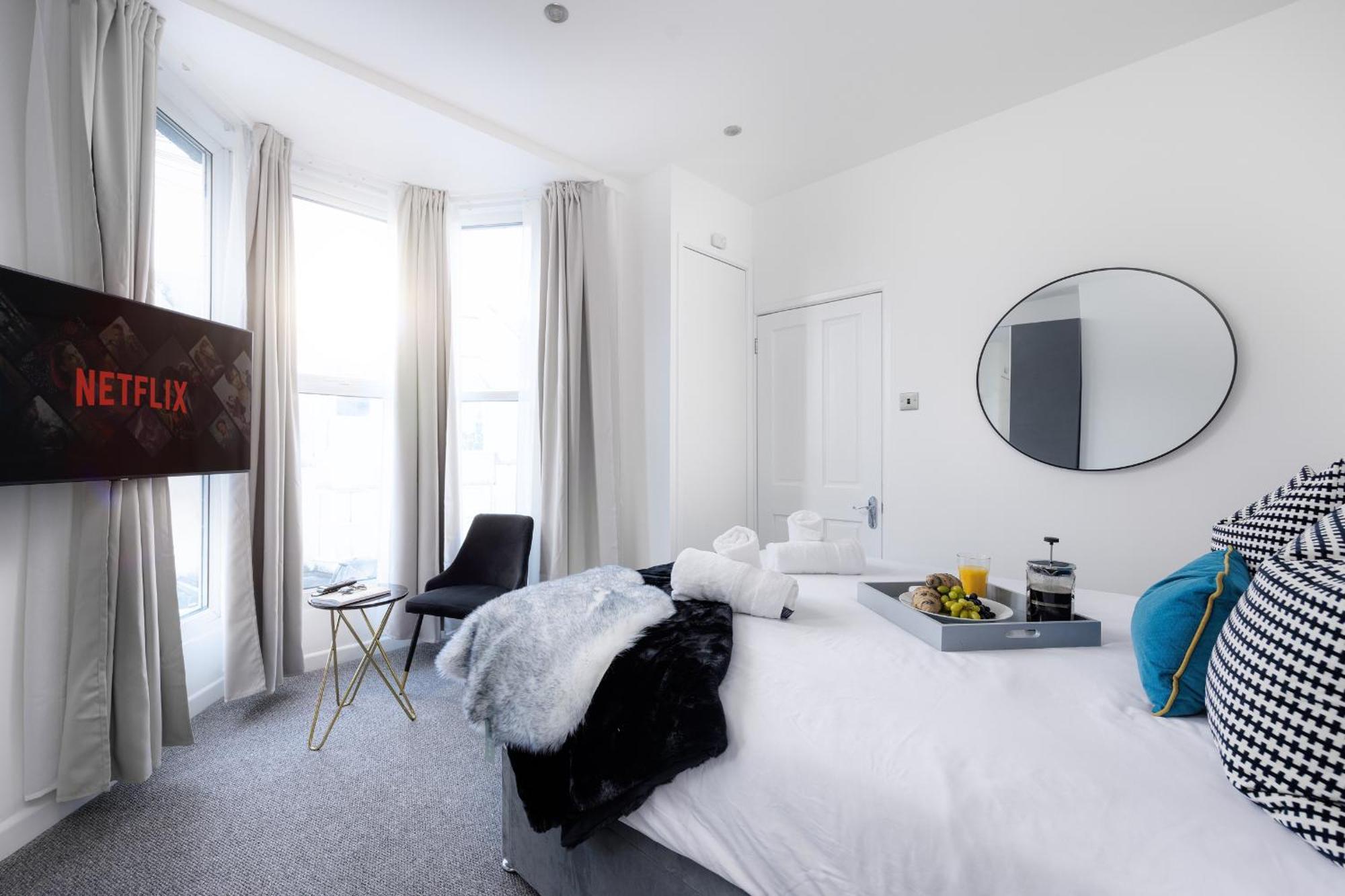 Boujis Central Plymouth Apartment - Sleeps 4 - Habita Property Экстерьер фото